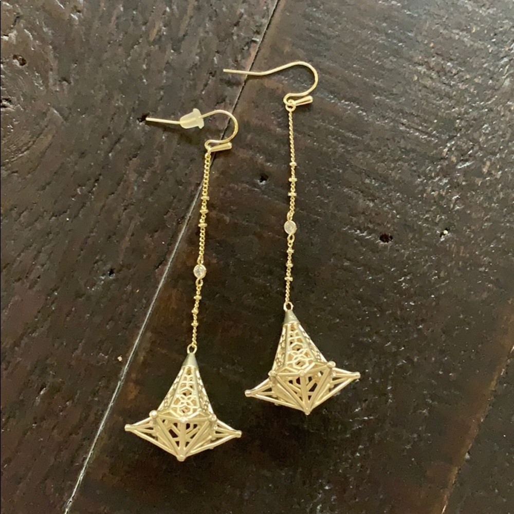 Diana should we duster earrings - gold.